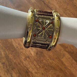 Vintage Large Cuff Gold Tone Floral Mesh Bracelet​​​​​​​​